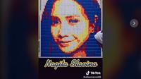 Seorang pengguna TikTok mengunggah kreasinya menyusun rubik mosaik dengan tampilan paras Nagita Slavina. (Tangkapan Layar TikTok/atlaschannel88)