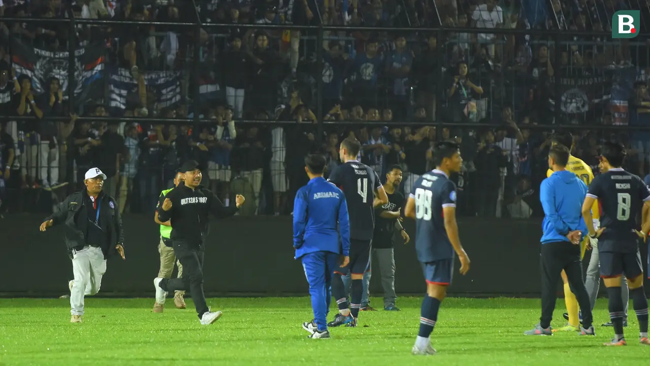 Foto: Suasana Mencekam Kericuhan usai Laga Arema FC Vs Persebaya Surabaya Pada Laga Lanjutan BRI Liga 1 2022/2023