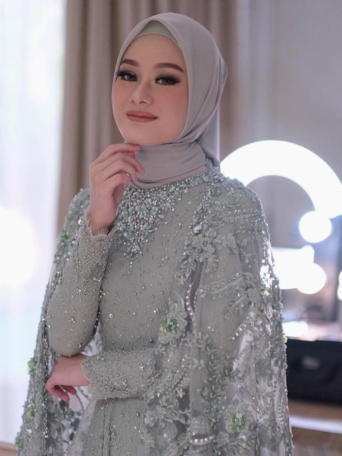 6 Potret Detail Makeup Dinda Hauw Dari Lamaran Hingga Resmi Menikah Hot Liputan6 Com
