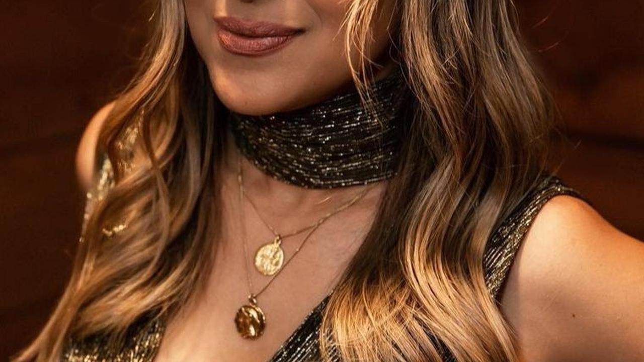 Tia Azhari <br>