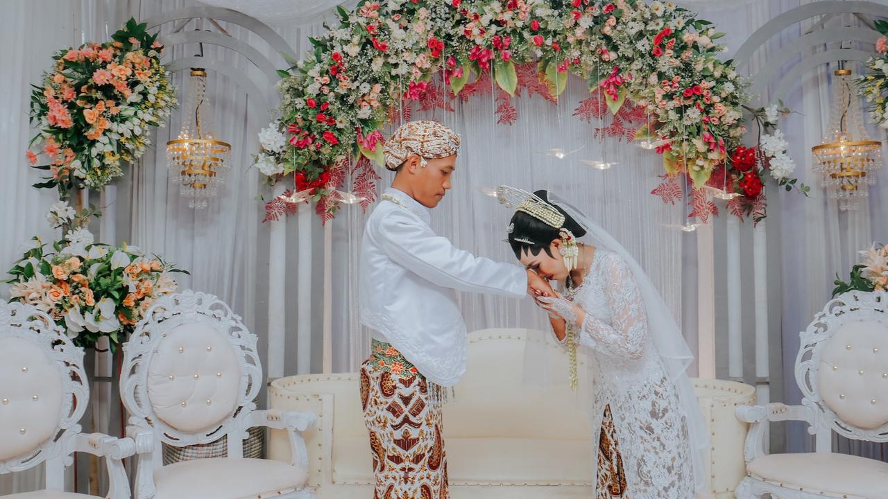 7 Ide Kado Pernikahan untuk Adik Perempuan, Eksklusif dan Beda Dari yang Lain