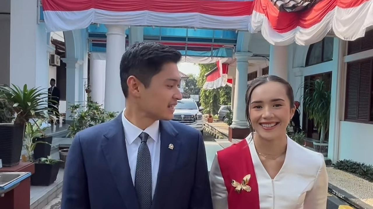 Senyuman Manis Beby Tsabina
