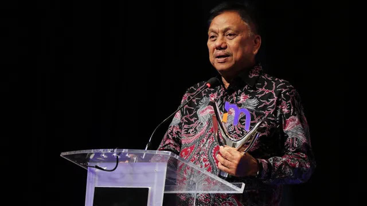 Hadiri Rapat Paripurna, Gubernur Olly Apresiasi DPRD Sulut Bahas Beberapa Raperda