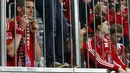 Tatapan kosong salah satu fans Bayern Munich usai melihat timnya dipermalukan Real Madrid 0-4 di Allianz Arena, (30/4/2014). (REUTERS/Michaela Rehle)