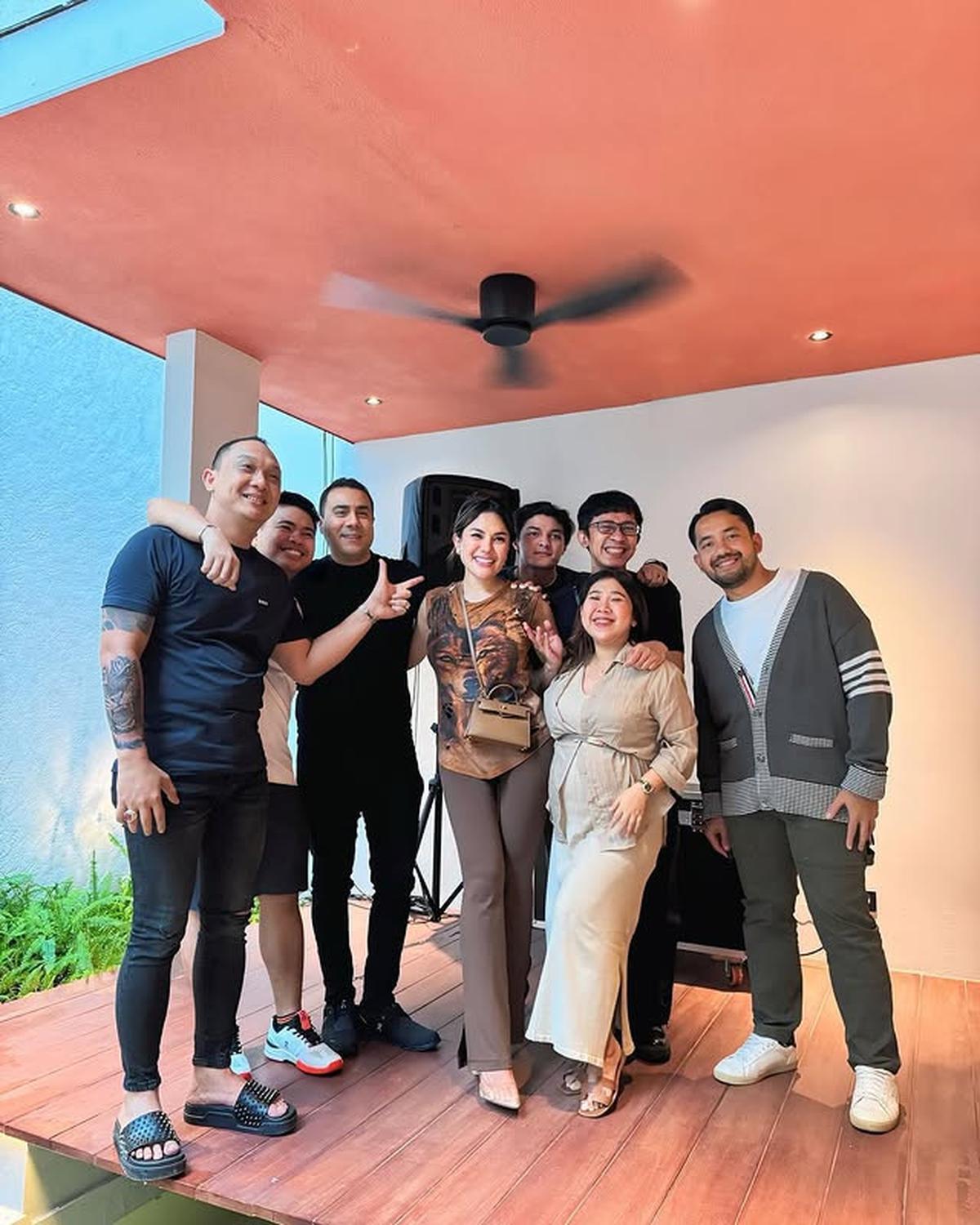 9 Potret Seleb yang Hadir di Pembukaan Resto Nikita Mirzani, Ada Raffi Ahmad hingga Olla Ramlan