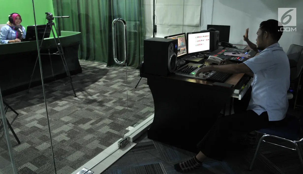FOTO: Kiprah Radio Nasional Bertahan di Zaman Digital - Foto Liputan6.com
