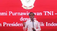 Capres No urut 01 Joko Widodo memberi sambutan pada deklarasi 1000 Purnawirawan TNI-Polri dukung Jokowi-Ma'ruf Amin di Kemayoran, Jakarta, Minggu (10/2). (Liputan6.com/Angga Yuniar)