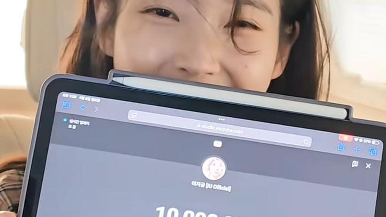 IU Rayakan 10 Juta Subscriber YouTube dengan  Penuh Canda dan Ungkapan Terima Kasih