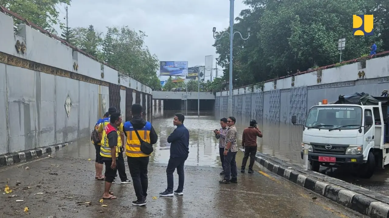 Kementerian PU membuka kembali akses jalan nasional yang sempat lumpuh akibat bencana banjir di Kota Denpasar, Bali pada Rabu, 10 September 2025. (Foto: Kementerian PU)