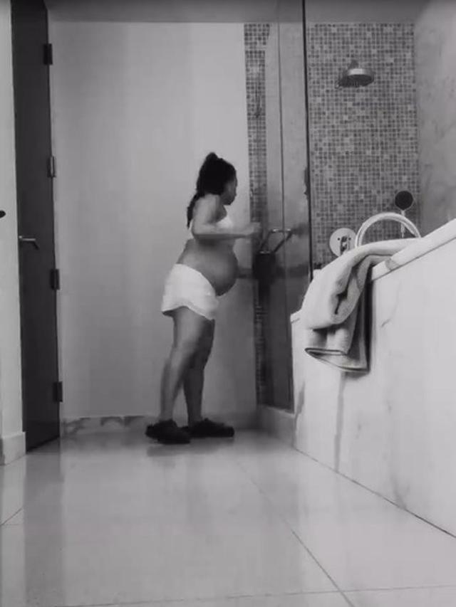 Tak Pakai ART, Ini 7 Momen Nikita Willy Bersihkan Kamar Mandi Sendiri