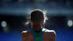 Pelari asal Brasil, Lutimar Paes tengah bersiap untuk kategori Men's 800m final pada ajang Ibero-American Athletics championship - 2016 Rio Olympics Stadium, Brasil (15/5/2016).  (REUTERS/Sergio Moraes)