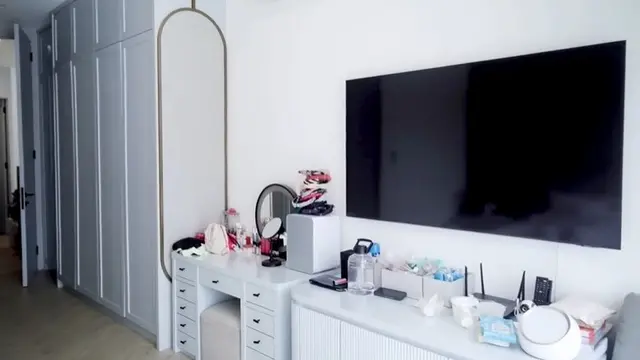 Potret Kamar Tidur Tarra Budiman dan Gya Sadiqah (YouTube/Olivia Jensen)