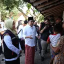 Gus Fawait Turun Gunung Tinjau Pelayanan Homecare di Rowotamtu Rambipuji