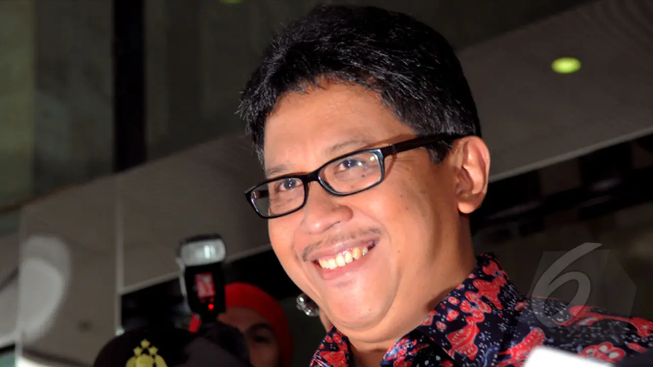 Hasto Serahkan Barang Bukti ke KPK