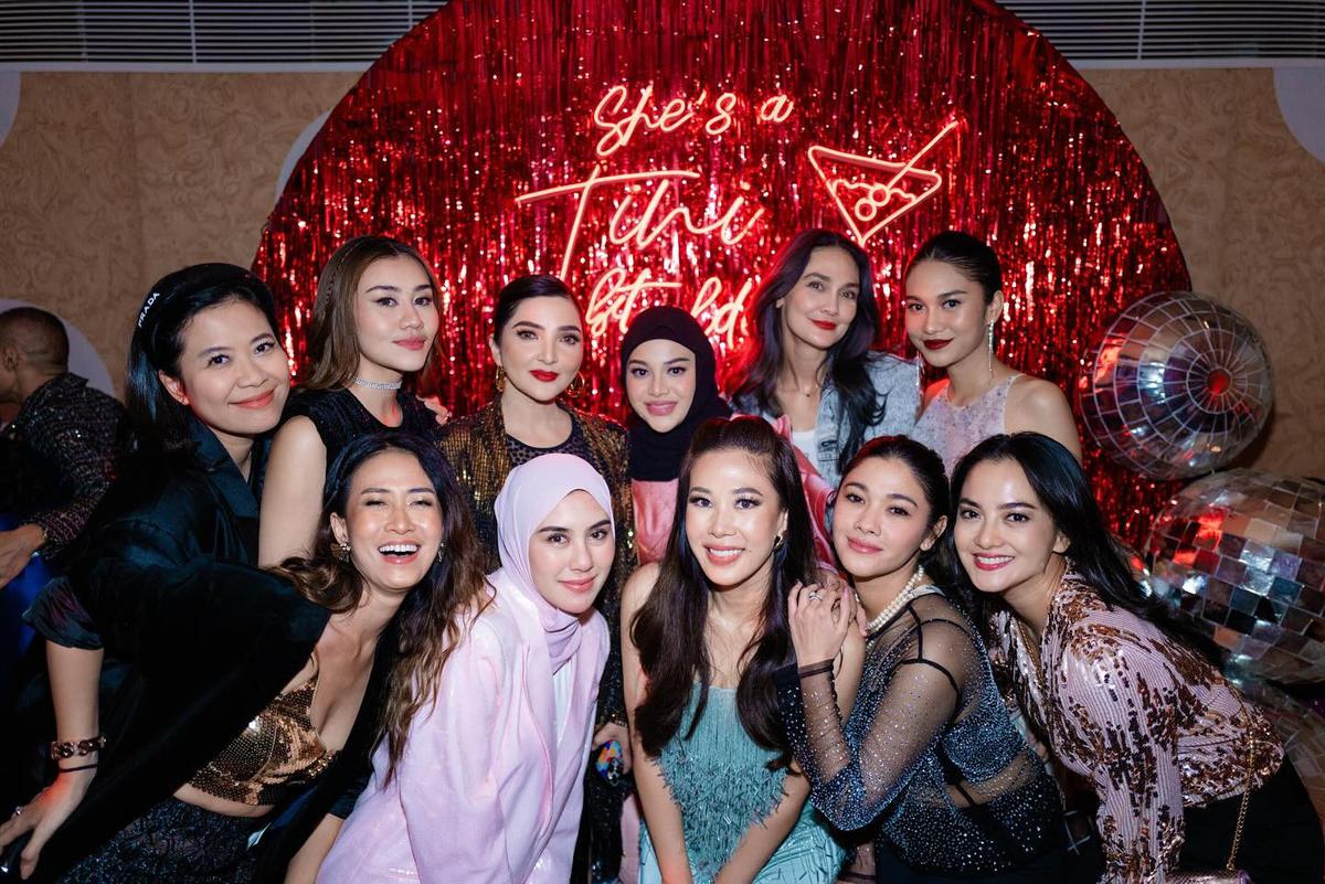 Gaya Seleb yang Hadir di Ultah Marlene Hariman, Aurel Hermansyah Curi Perhatian - Azizah Salsha Paling Disorot