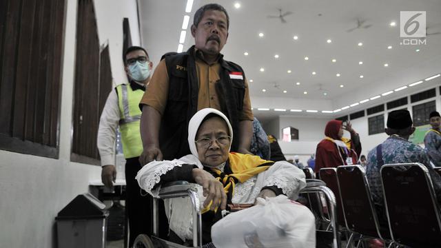 Ratusan Jemaah Haji Kloter 2 Tiba di Tanah Air