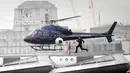 Aktor Tom Cruise berlari mengejar helikopter di sepanjang Jembatan Blackfriars di London, Inggris (14/1). Film ini akan dirilis pada tanggal 27 Juli 2018 oleh Paramount Pictures. (Victoria Jones / PA via AP)