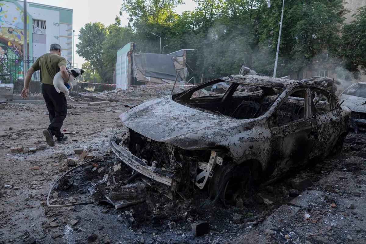FOTO: Ledakan Mengguncang Kyiv, Rusia Luncurkan Serangan Udara Skala Besar