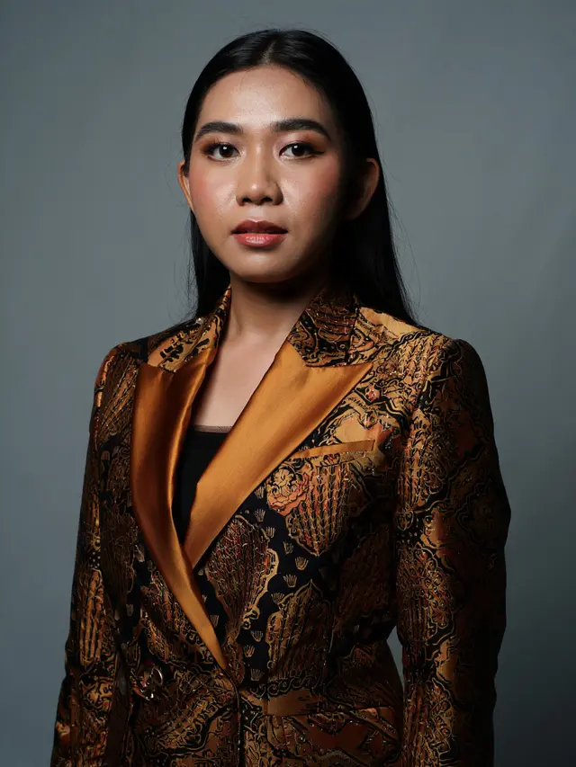 Model Baju Batik Blazer Wanita Terbaru