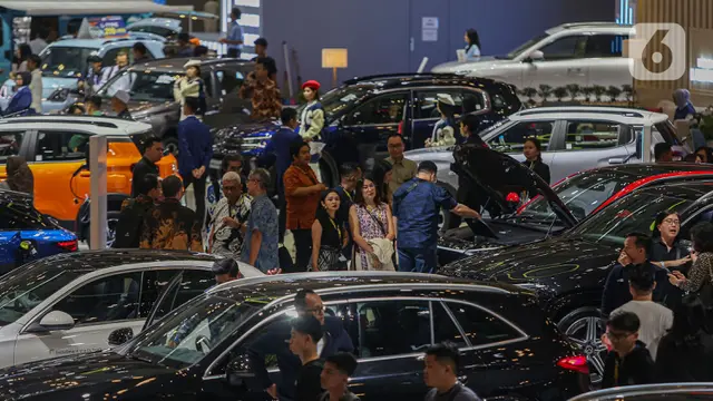 Resmi Dibuka, Pengunjung Padati Pameran Otomotif GIIAS 2024