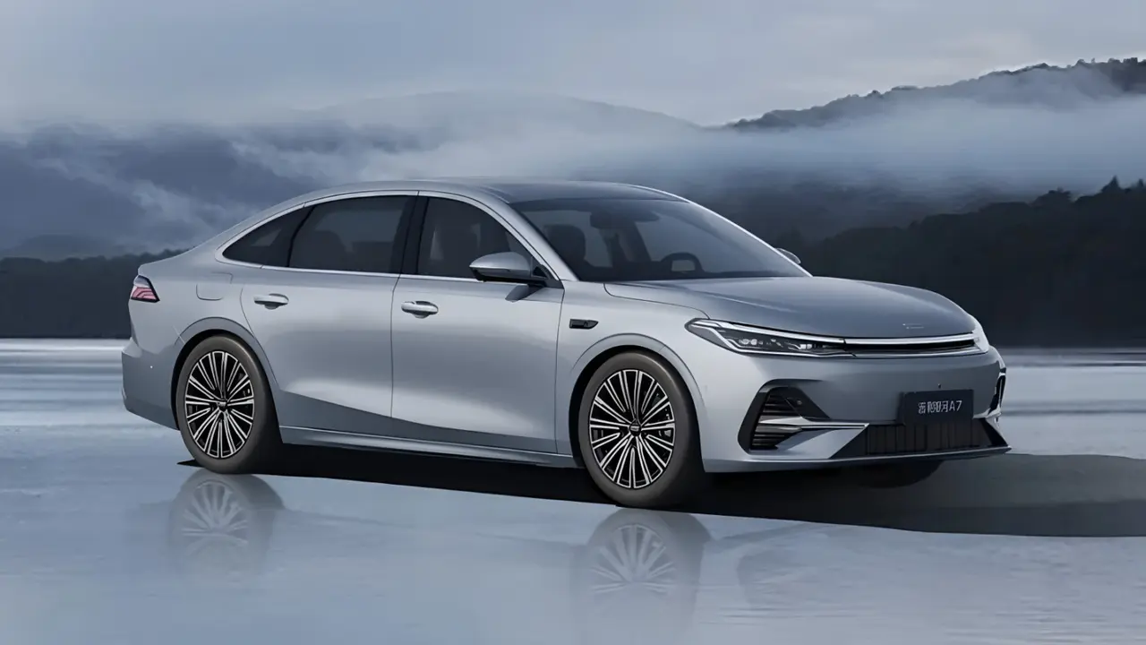 Figure 1Geely Galaxy A7 PHEV sedan in Sky Grey (Geely)