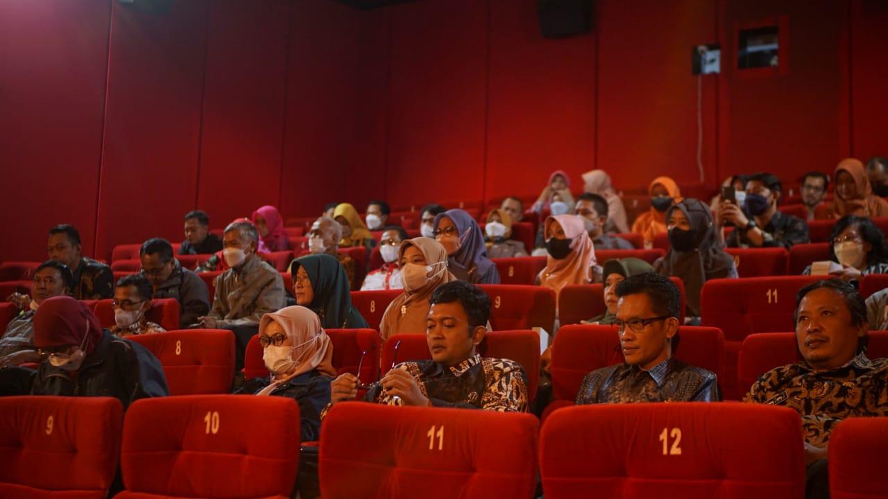 Pemutaran 20 Film Dokumenter Karya Guru Program Organisasi Penggerak (POP) Tahun 2021 dan Pembukaan POP Tahun 2022 di Banjarnegara, Jawa Tengah. (Foto: Liputan6.com/Heni Purwono)