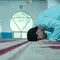 Ilustrasi salat, sujud, ibadah. (Photo by Syed Aoun Abbas on Unsplash)