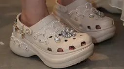 Dulu Disebut Sepatu Terjelek, Bagaimana Crocs Kuasai Pasar Global?