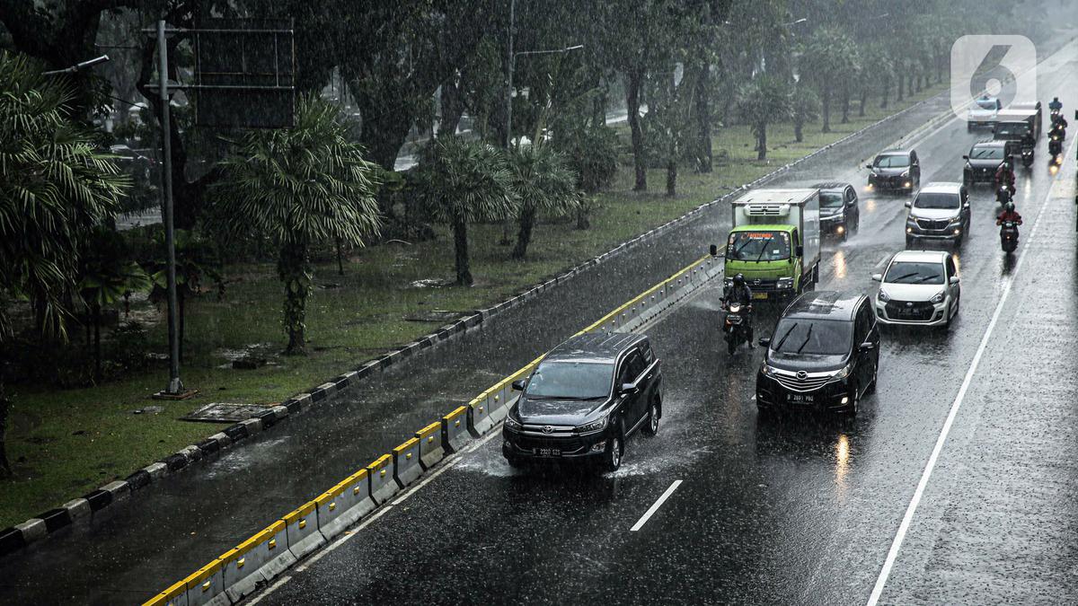 BMKG: Jakarta Masih Berpotensi Hujan Lebat 3 Hari ke Depan, Waspada Banjir  - News Liputan6.com