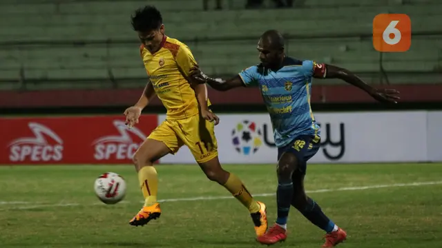 Sriwijaya FC, Bobby Satria, Persewar, Victor Pae