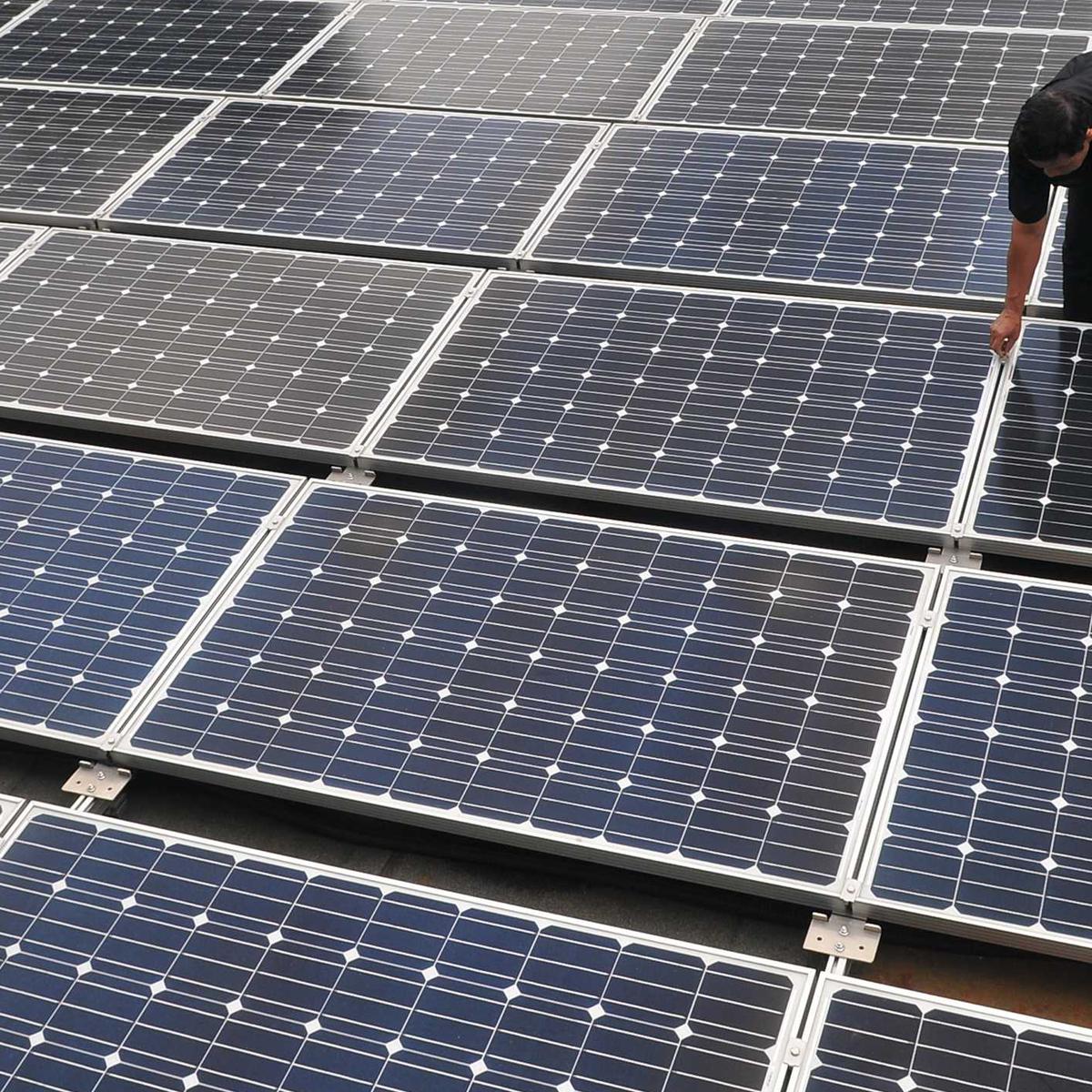 Produk Panel Surya RI Tembus Pasar AS dan Eropa - Bisnis ...