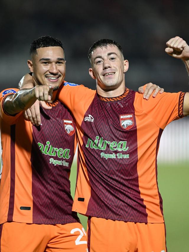 Dua pemain Borneo FC Samarinda, Juan Villa dan Mariano Peralta.