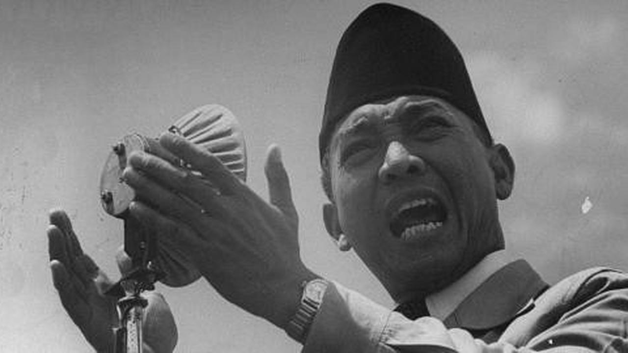 Peluru kita banyak, ayo ganyang Malaysia!