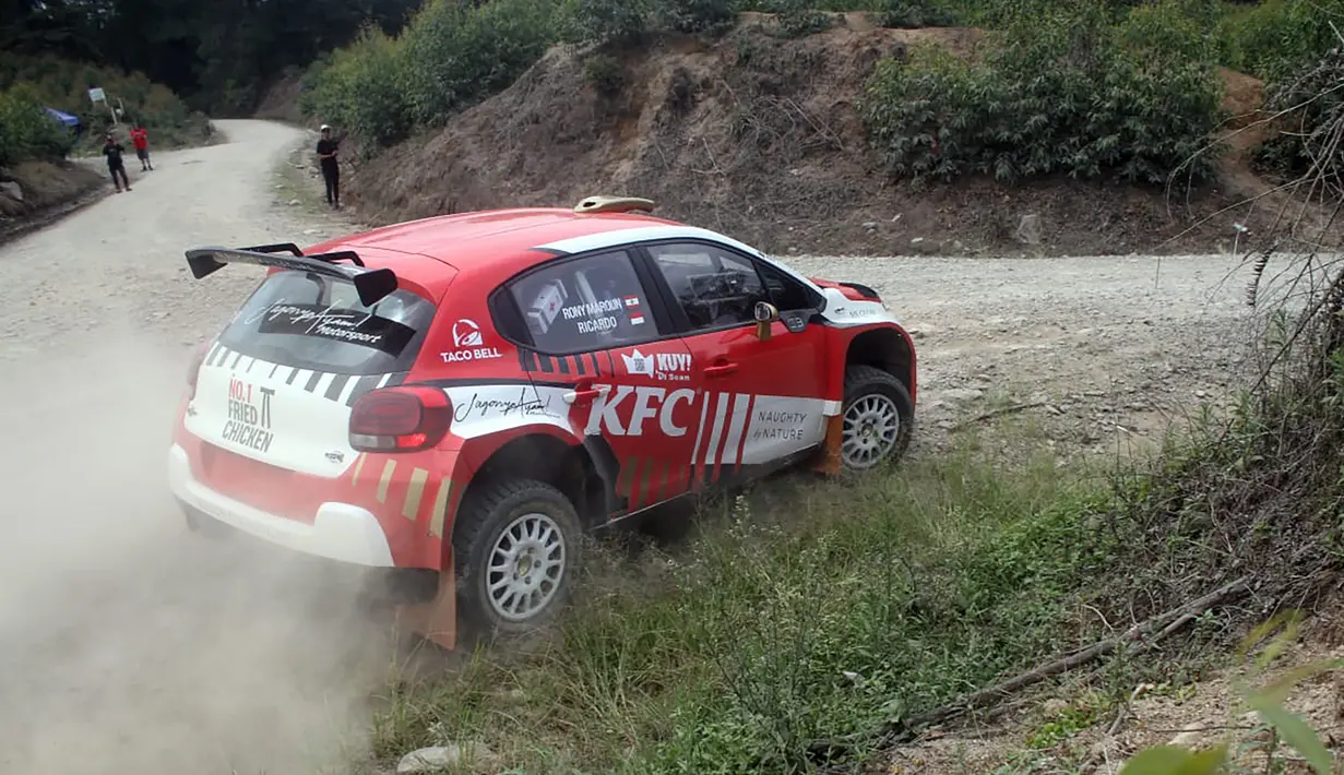 Dalam Reli Danau Toba 2022 kali ini, seluruh peserta akan menyelesaikan 12 Special Stage (SS), termasuk salah satu SS yang dinilai paling berat oleh Ricardo Gelael dan co-driver Rony Maroun, yaitu SS 2 di Huta Tonga di mana terdapat beberapa crest, yaitu lintasan menanjak yang diakhiri dengan belokan tajam. (Team Jagonya Ayam)