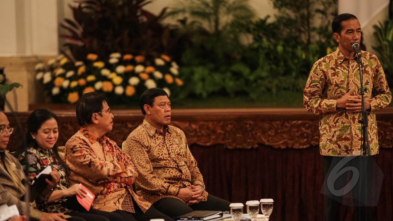 Presiden Jokowi Pimpin  Sidang Kabinet Paripurna di Istana Negara