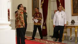 Presiden Joko Widodo saat bersiap melakukan konferensi pers usai bertemu dengan Pansel KPK, Jakarta, Senin (25/5/2015). Jokowi meminta Pansel untuk memilih calon pimpinan KPK yang kredibel dan dipercaya masyarakat. (Liputan6.com/Faizal Fanani)