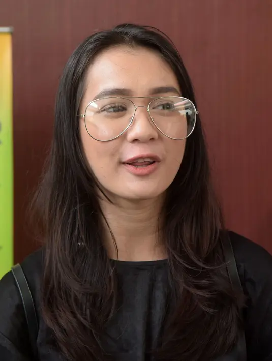 "Sudah gimana ya, sekarang sudah enggak sama-sama lagi. Statusnya jomblo, baru putus dua tahun lalu," kata Dhea Imut dilansir dari Liputan6. (Nurwahyunan/Bintang.com)