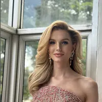 Solange Dekker dari Belanda berhasil meraih gelar Miss International Queen 2023. [Foto: Instagram/ theamazonsolange]