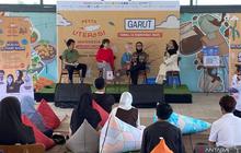 Merdeka di Tanah Sendiri: Anak Muda Garut Diajak Berani Menulis, Suarakan Isu Lokal hingga Lirik Lagu