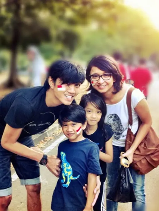 Akhirnya Duta menikah dengan Adella Lontoh dan dikaruniai 2 buah hati yang bernama Aishameglio Duta Chiara dan Bima Al Ayman. (viainstagram@duta507/Bintang.com)