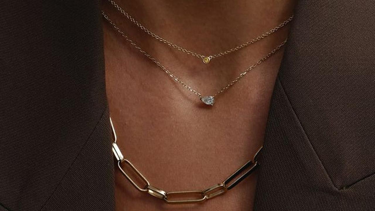 Cara Memilih Kalung Emas yang dengan Warna, Kadar, hingga Model Rantai yang Sesuai Gaya dan Kulit Anda