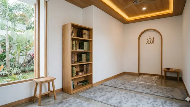 Mushola Kecil Minimalis dengan Aksen Kayu (Foto: Gemini AI)