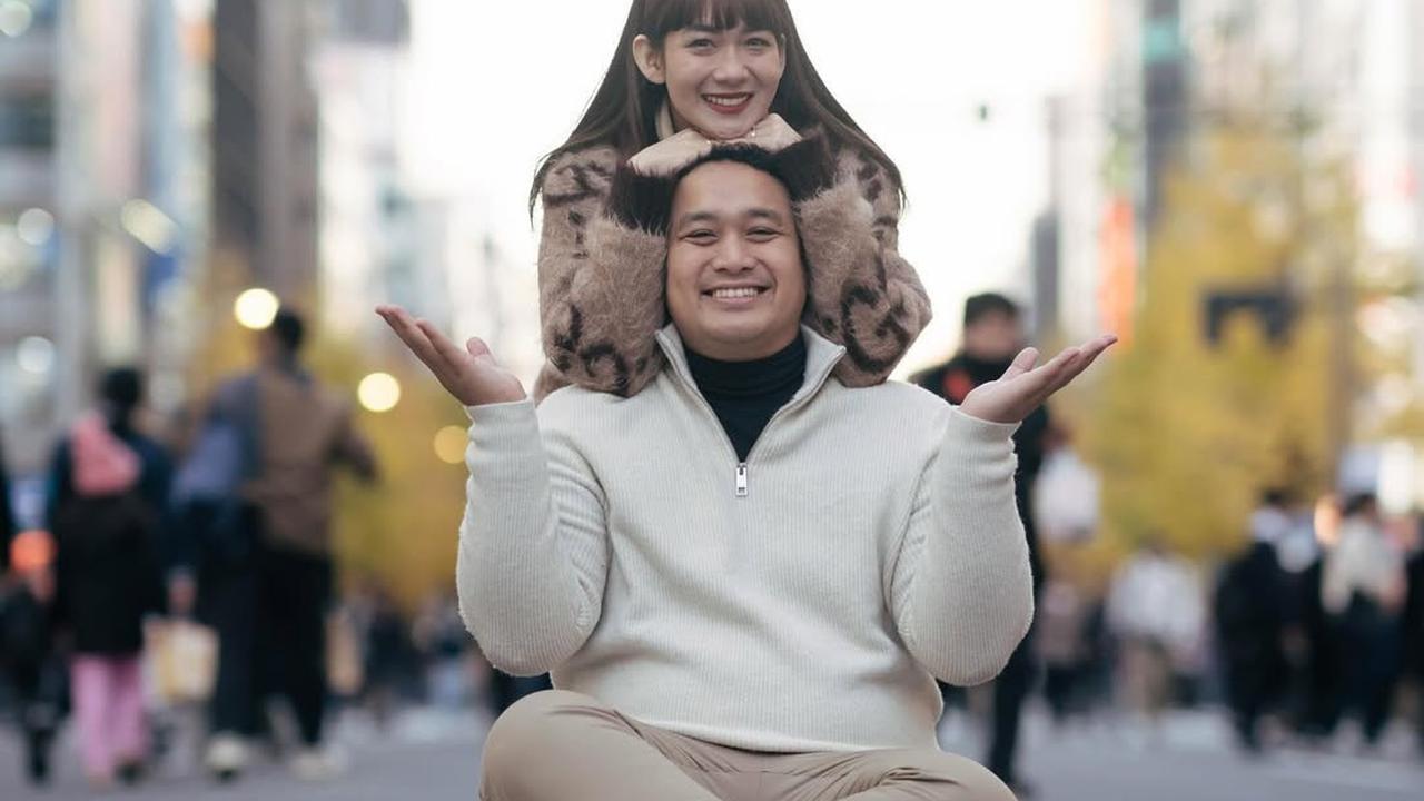 Potret Gilang Dirga dan Adiezty Fersa Liburan ke Jepang Tanpa Anak, Sempat Nangis saat ke Bandara