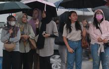 FOTO: Waspada Potensi Hujan Disertai Petir dan Angin Kencang di DKI Jakarta