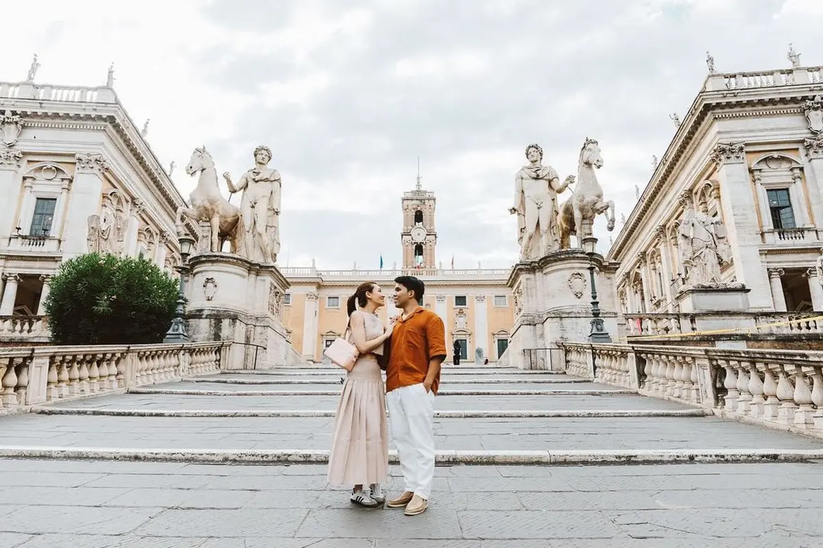 Dipuji Berkelas, Gaya Aaliyah Massaid Tenteng Tas Favorit Old Money saat Honeymoon di Eropa