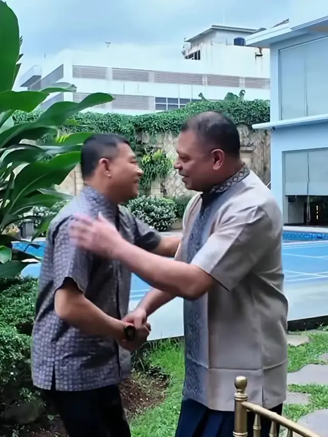 Momen langka Anang dan Raul Lemos saat bukber di rumah KD. (credit:instagram.com/ananghijau)