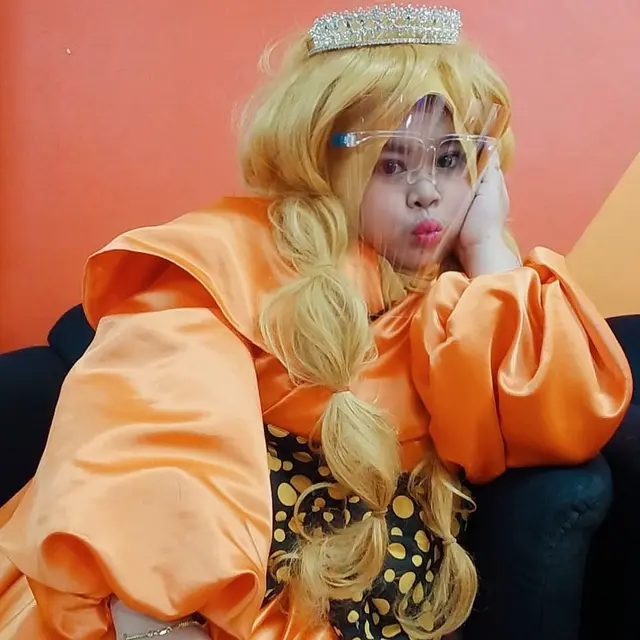 7 Gaya Kekeyi Sebut Dirinya Queen Pentol Ini Curi Perhatian