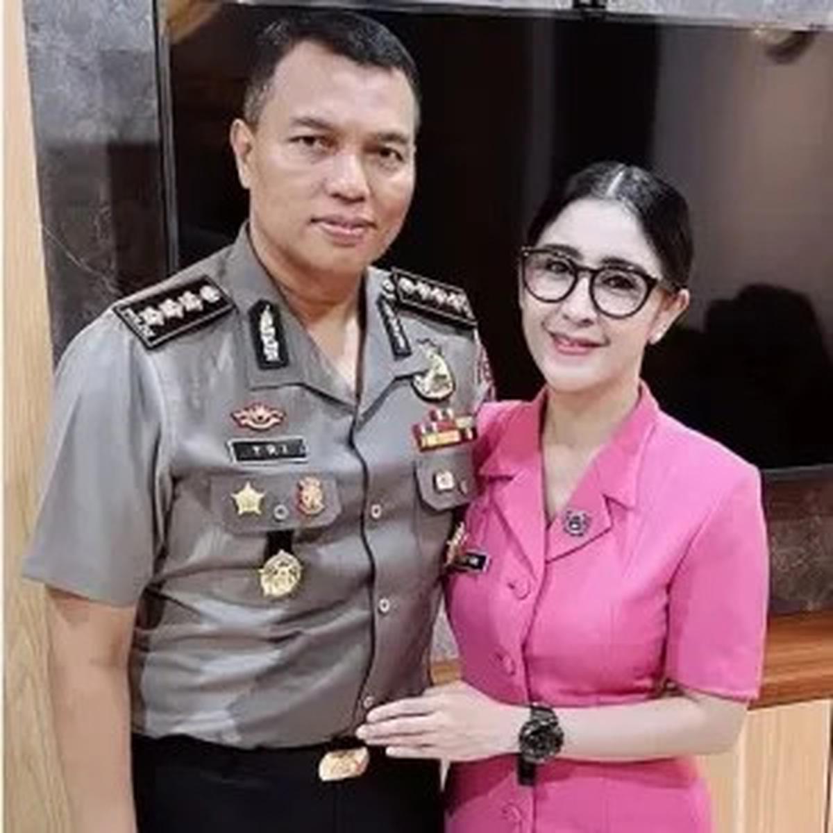 Potret Kisah Kehidupan Artis Pasca Dinikahi Polisi & Tentara, Uut Permatasari Sempat Ngekos Sekamar Berempat - Bella Saphira Jalani LDM