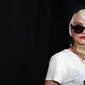 Penyanyi Agnez Mo, mengaku tidak bisa berlama-lama menggunakan sepatu hak tinggi. Tidak seperti artis kebanyakan yang sering menggunakan high heels dalam acara tertentu. (Deki Prayoga/Bintang.com)