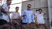 Menteri Kelautan dan Perikanan melepas ekspor 53 ton rumput laut kering dari Batam, Kepulauan Riau ke China.